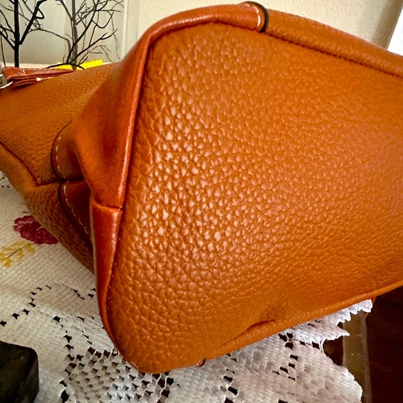 Beautiful camel color crossbody bag - Picture 5 of 10